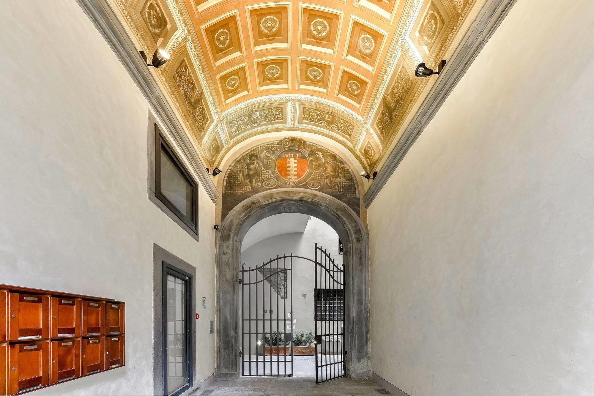 Palazzo Uguccioni Apartments Florença Exterior foto